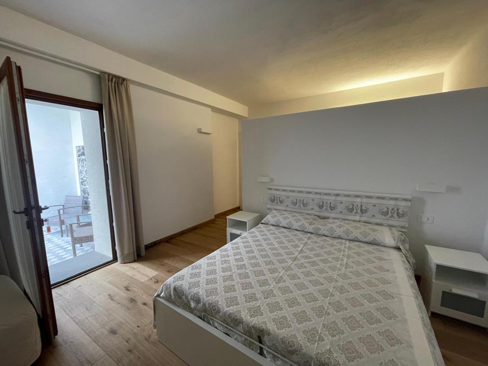 Sa Troppa De Sos Chentu Hotell Dorgali Exteriör bild