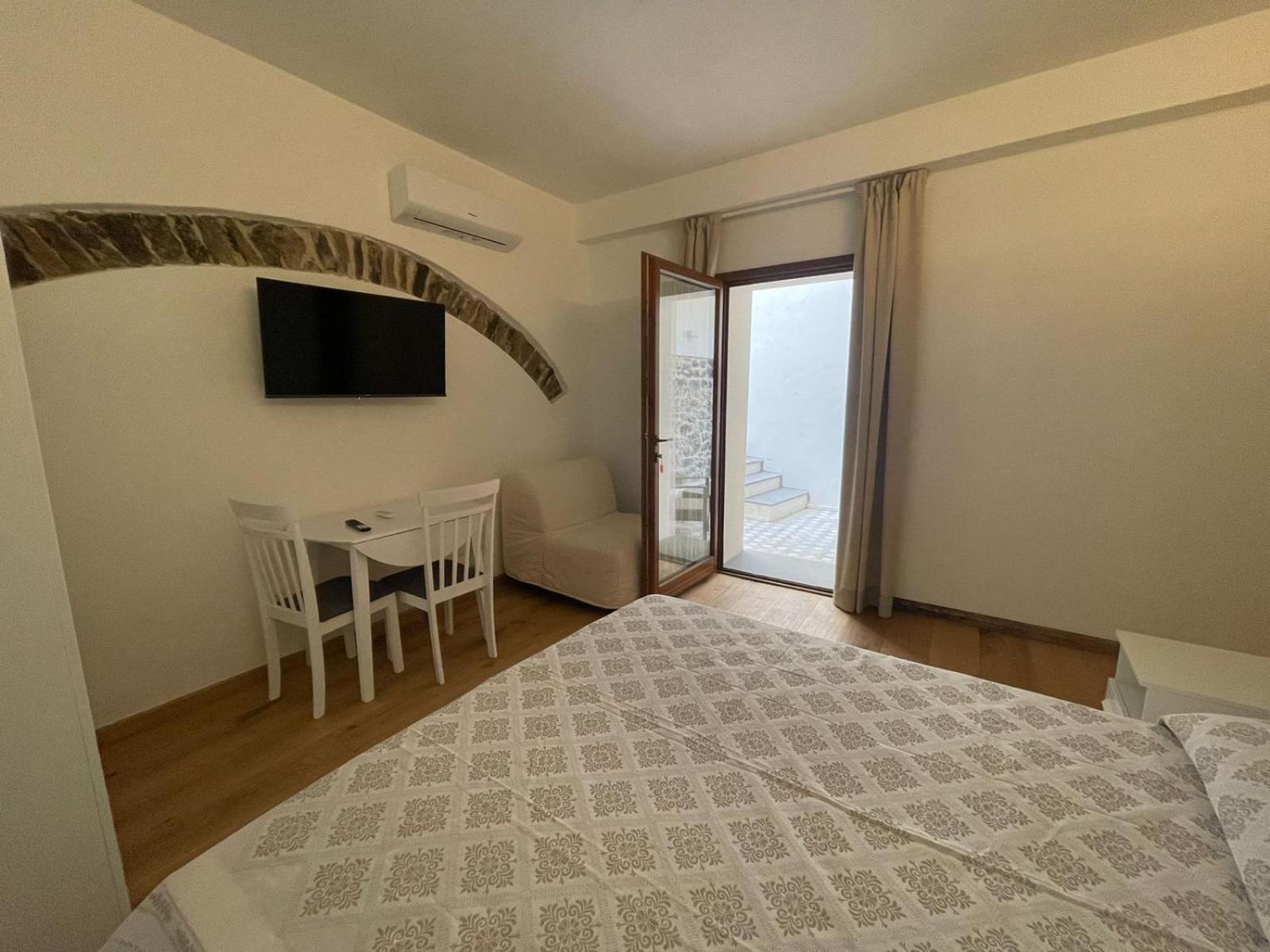 Sa Troppa De Sos Chentu Hotell Dorgali Exteriör bild