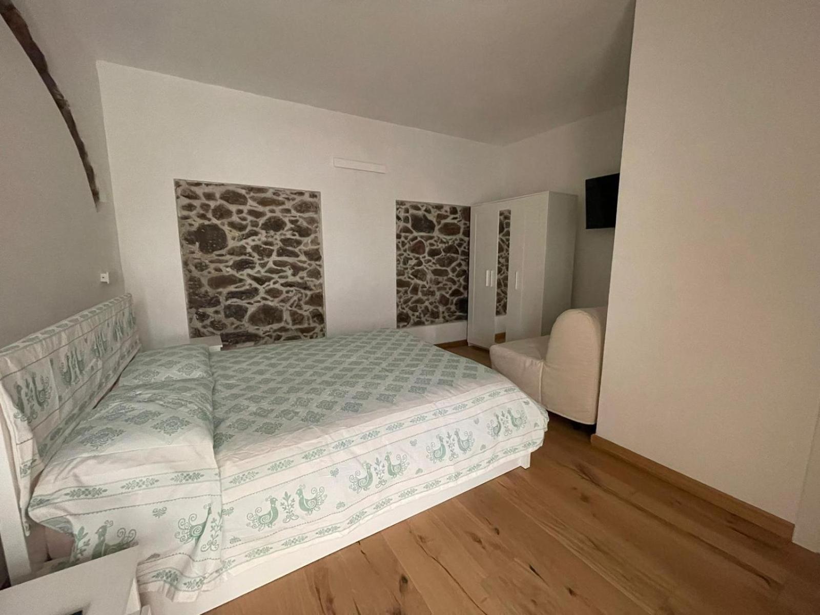 Sa Troppa De Sos Chentu Hotell Dorgali Exteriör bild